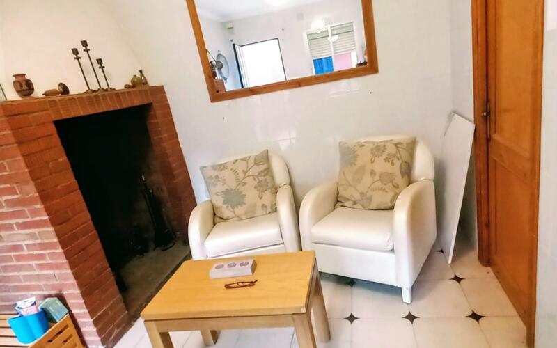 3 спальная комната городская тюрьма продается