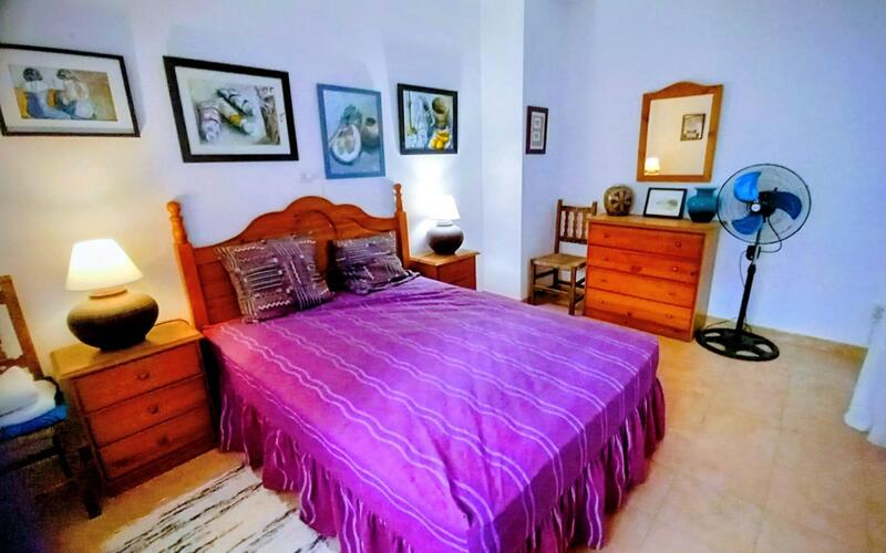 3 спальная комната городская тюрьма продается