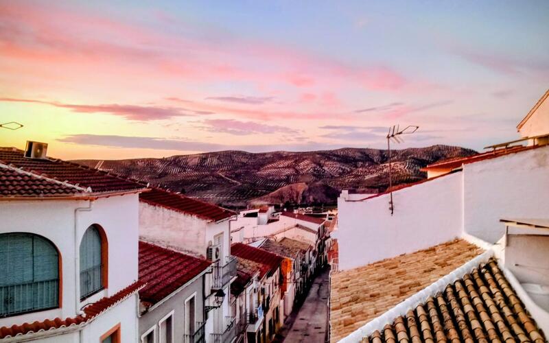 3 спальная комната городская тюрьма продается