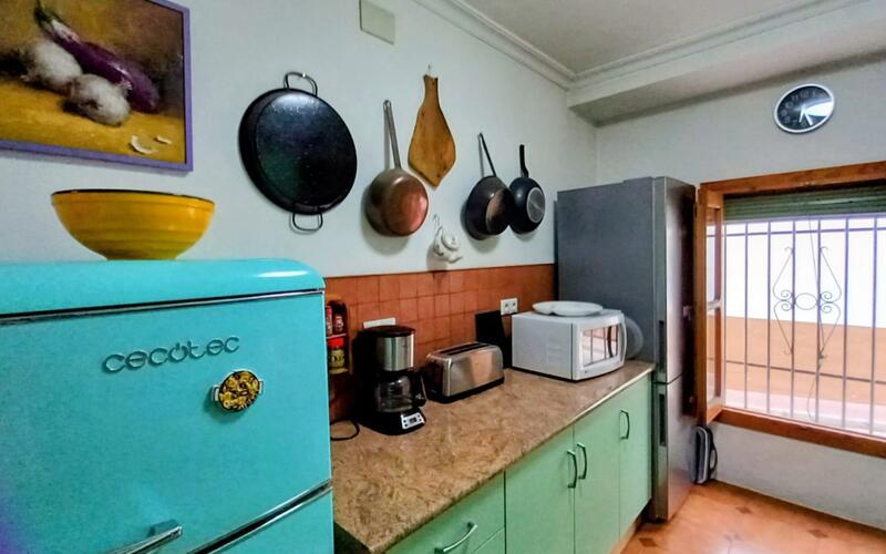 3 спальная комната городская тюрьма продается