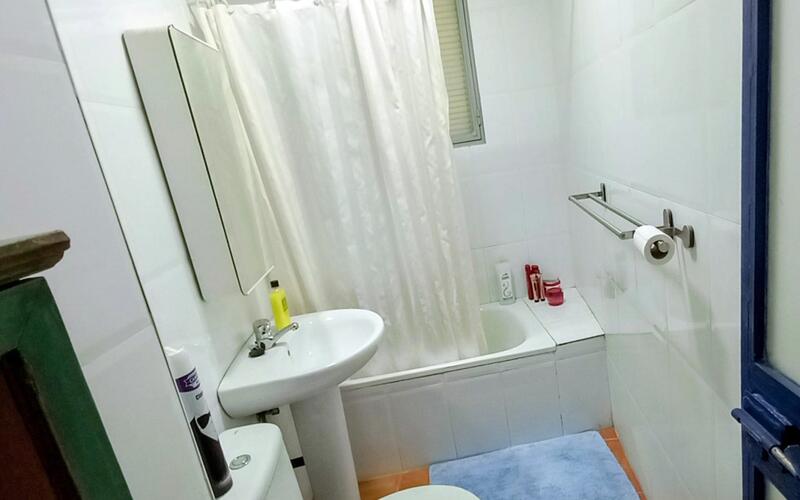 3 спальная комната городская тюрьма продается