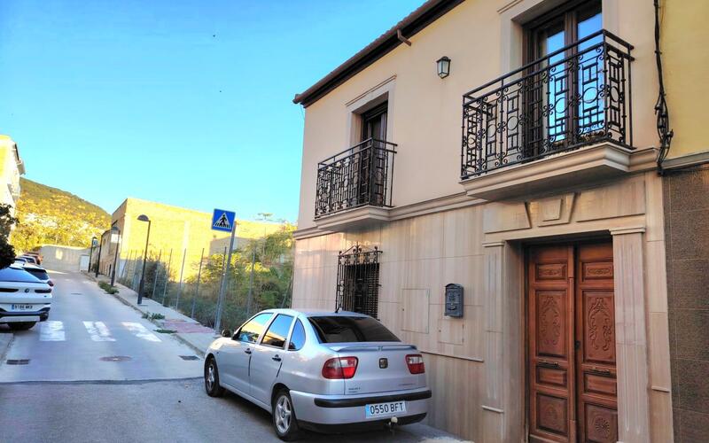 Gezinswoning Te koop in Rute, Córdoba