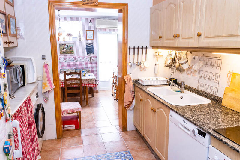 4 bedroom Townhouse for sale