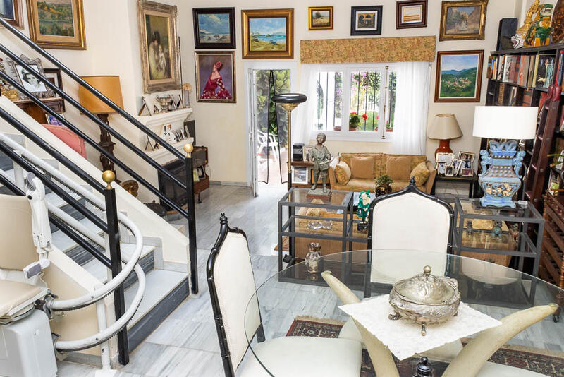 4 bedroom Townhouse for sale