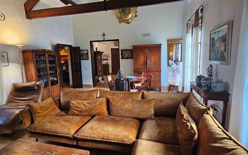 4 soverom Forretningseiendom til salgs 4 soverom Forretningseiendom til salgs