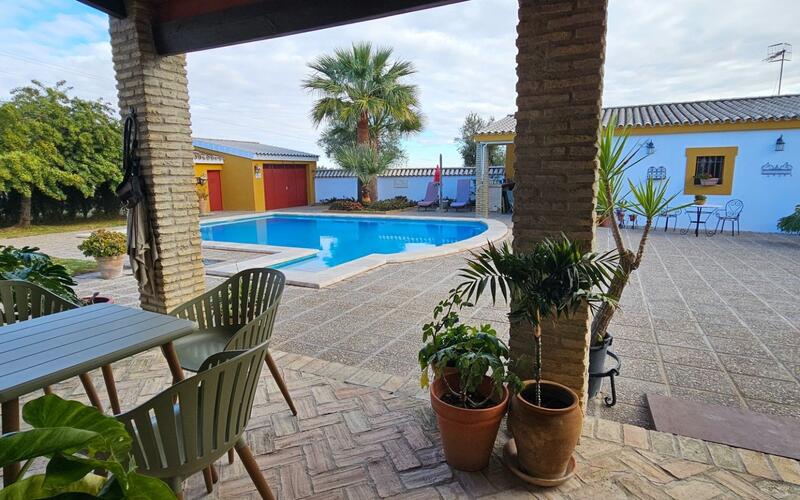 4 soverom Forretningseiendom til salgs 4 soverom Forretningseiendom til salgs