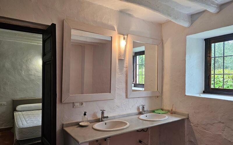 4 спальная комната Деревенский Дом продается 4 спальная комната Деревенский Дом продается