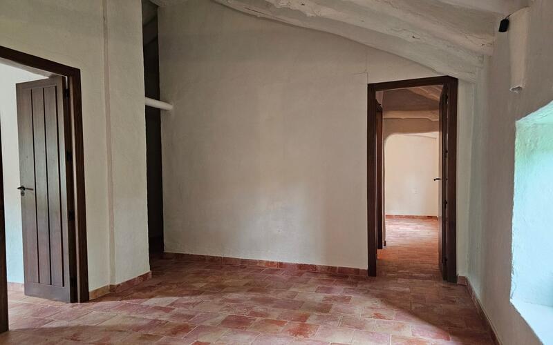 4 спальная комната Деревенский Дом продается 4 спальная комната Деревенский Дом продается