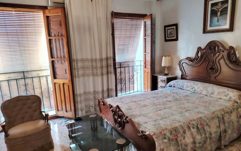 4 bedroom Townhouse for sale