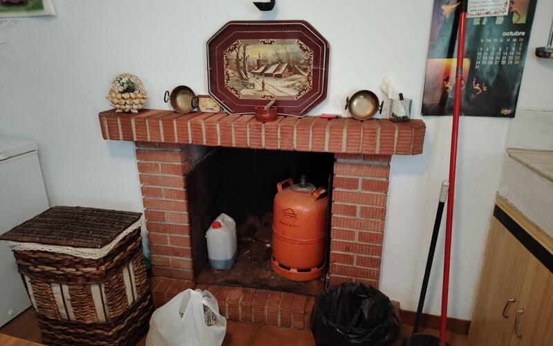 4 bedroom Townhouse for sale