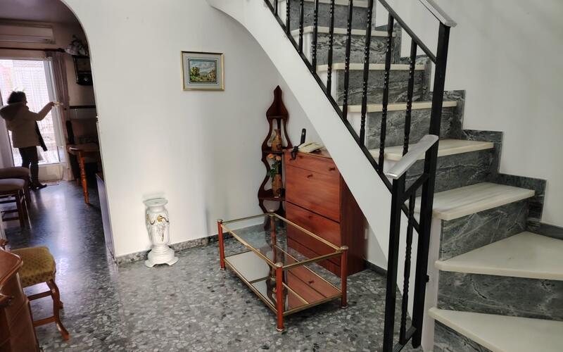 4 Schlafzimmer Stadthaus zu verkaufen