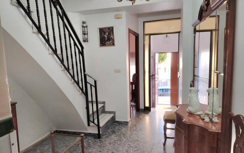 4 Schlafzimmer Stadthaus zu verkaufen