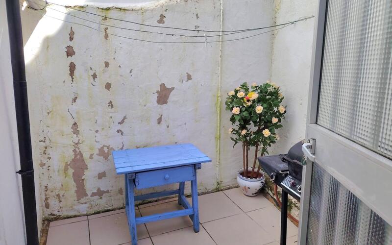 3 спальная комната городская тюрьма продается