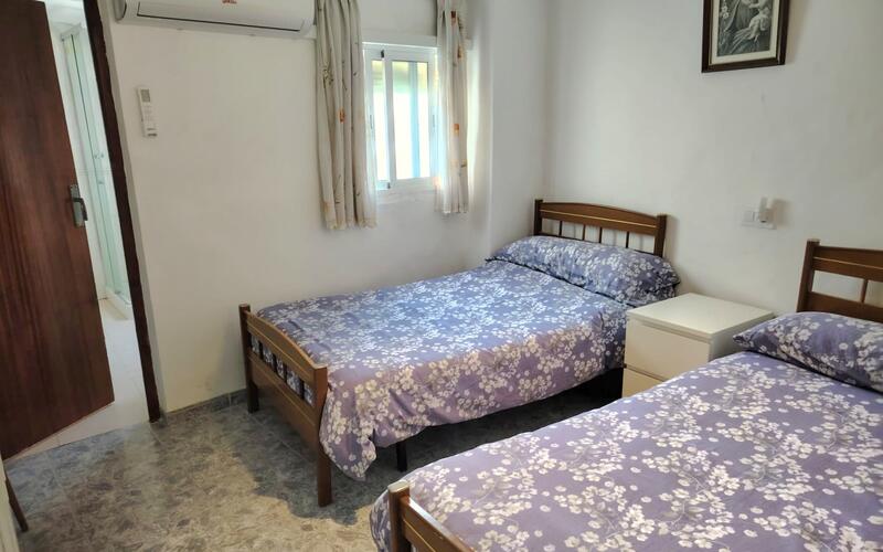 3 спальная комната городская тюрьма продается