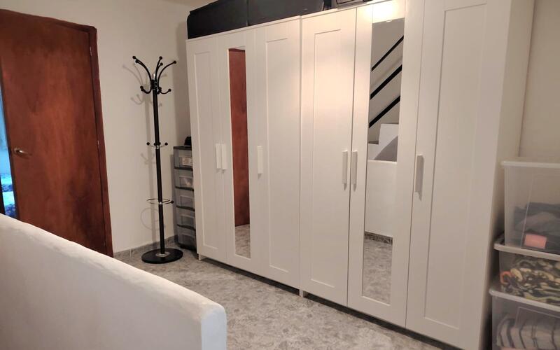 3 спальная комната городская тюрьма продается