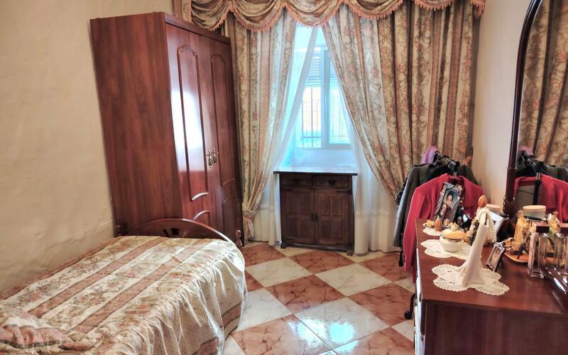 3 bedroom Townhouse for sale