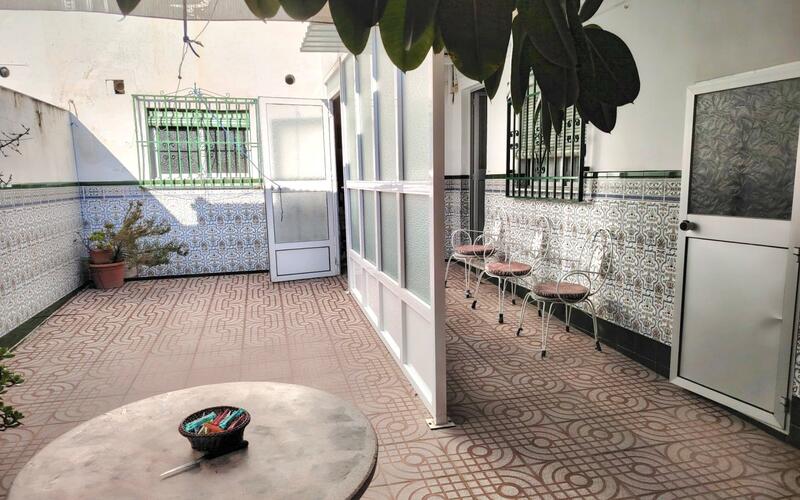 4 bedroom Townhouse for sale