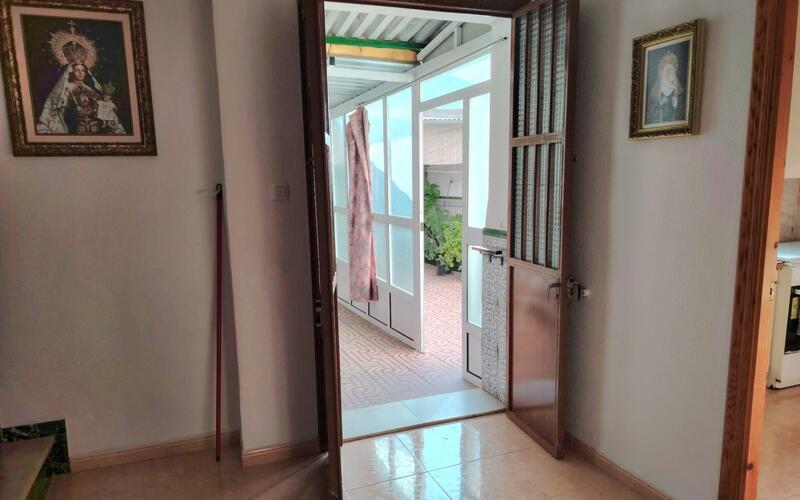 4 bedroom Townhouse for sale