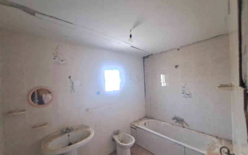 5 bedroom Country House for sale