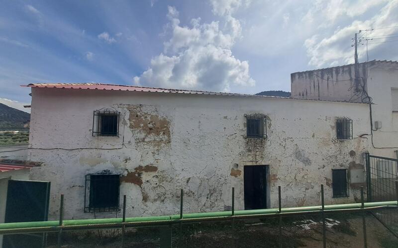 5 bedroom Country House for sale