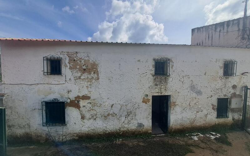 5 bedroom Country House for sale