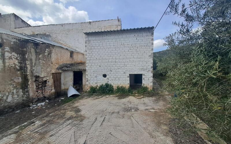 5 bedroom Country House for sale