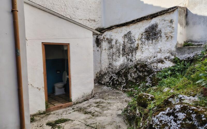 4 slaapkamer Gezinswoning Te koop 4 slaapkamer Gezinswoning Te koop