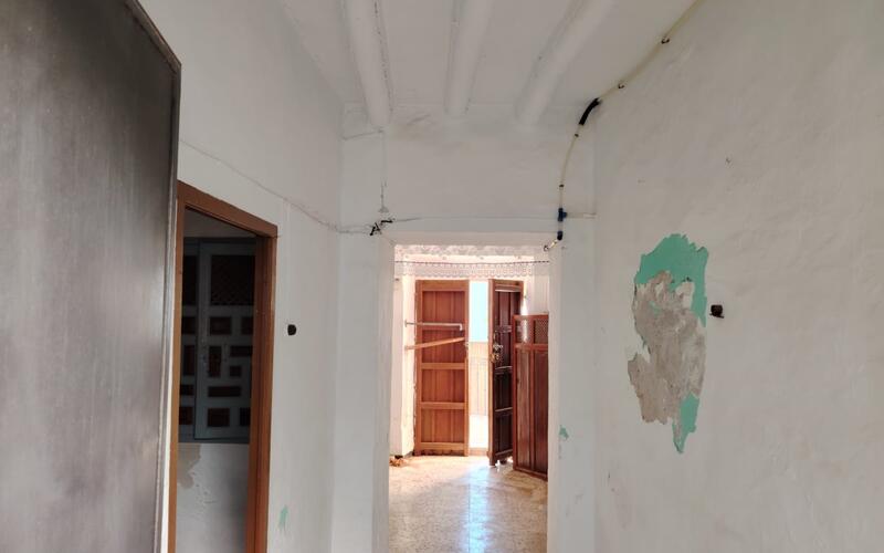 4 slaapkamer Gezinswoning Te koop 4 slaapkamer Gezinswoning Te koop