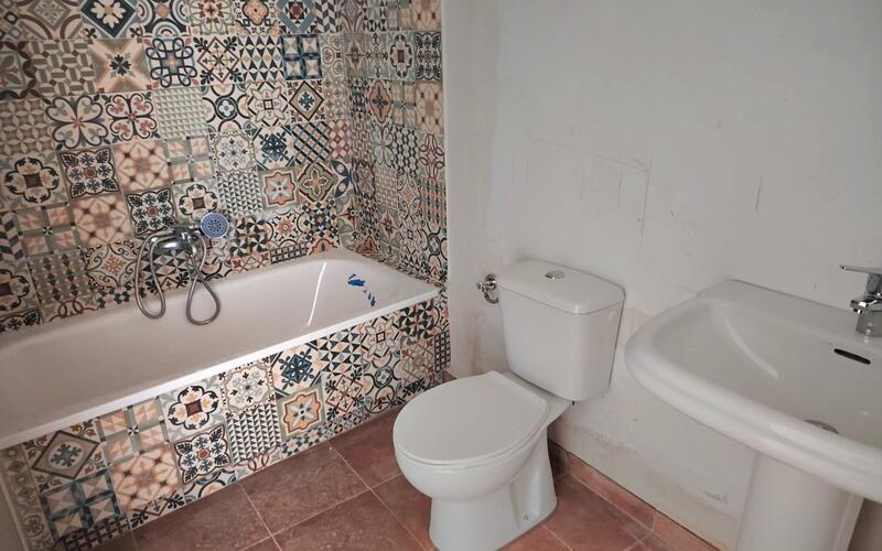 2 slaapkamer Gezinswoning Te koop