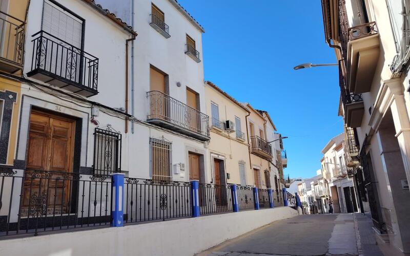 2 slaapkamer Gezinswoning Te koop