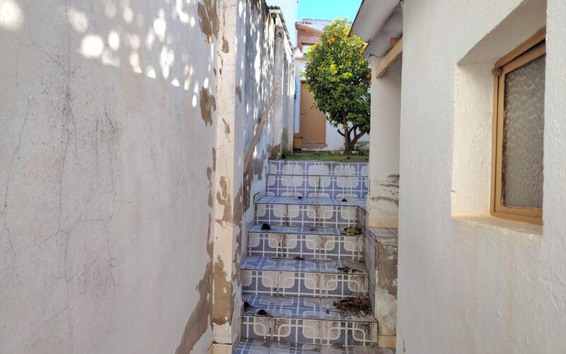 2 slaapkamer Gezinswoning Te koop