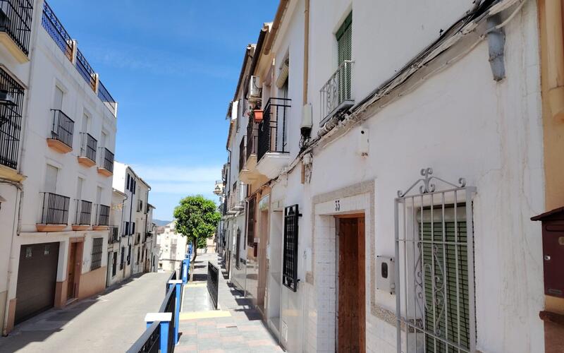 3 bedroom Townhouse for sale