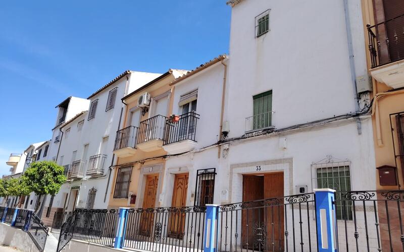 3 bedroom Townhouse for sale