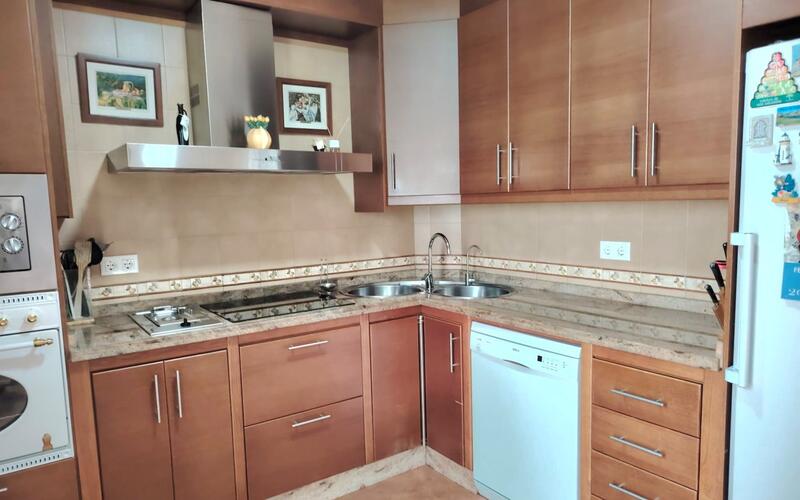 3 Schlafzimmer Stadthaus zu verkaufen