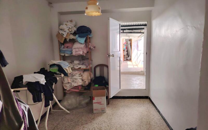 5 slaapkamer Gezinswoning Te koop 5 slaapkamer Gezinswoning Te koop
