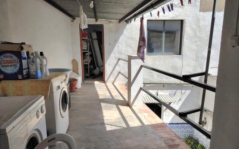 5 slaapkamer Gezinswoning Te koop 5 slaapkamer Gezinswoning Te koop
