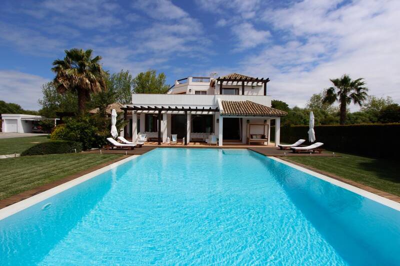 Villa for sale in Los Caños de Meca, Cádiz