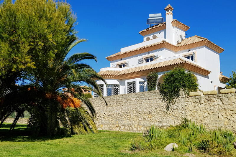 4 bedroom Villa for sale