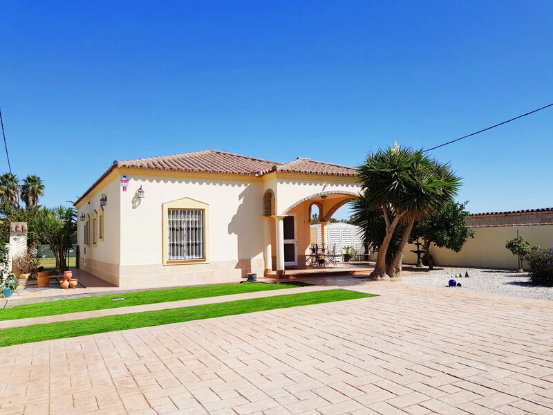 Villa till salu i Chiclana de la Frontera, Cádiz