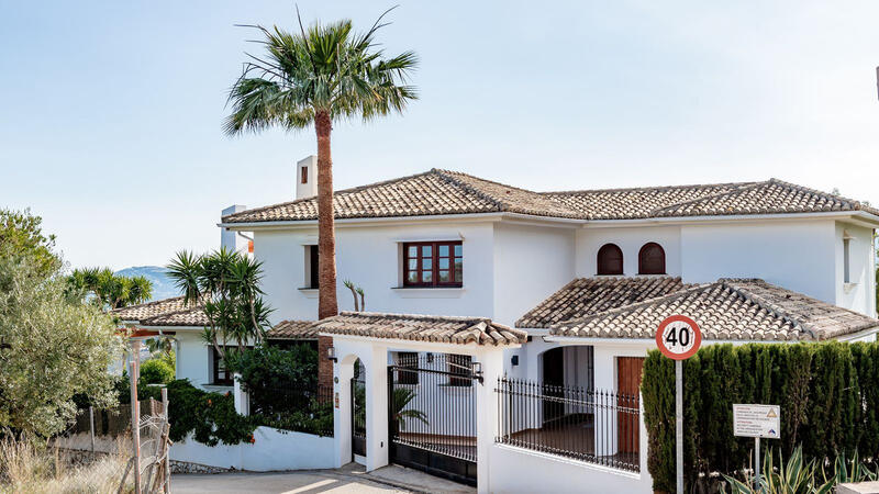 4 Cuarto Villa en venta