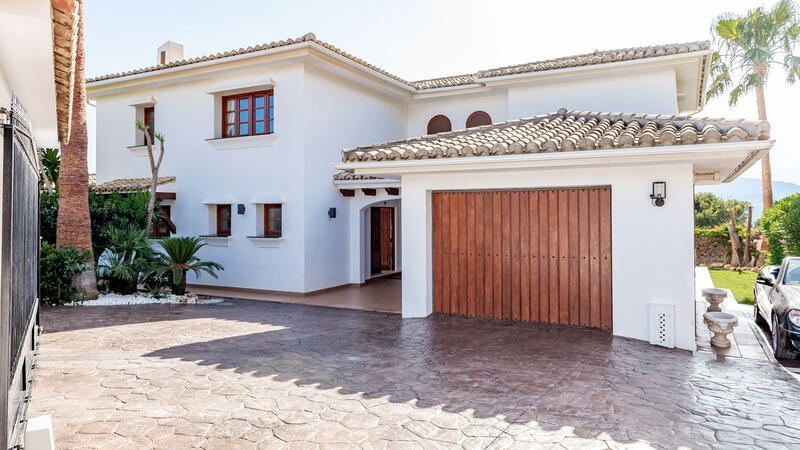 4 Cuarto Villa en venta