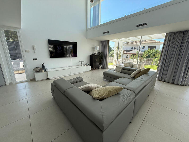 4 bedroom Villa for sale