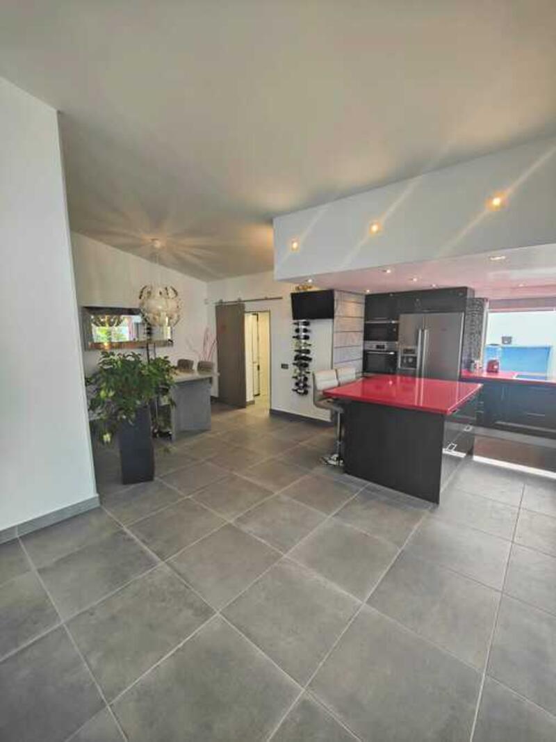 2 Cuarto Villa en venta