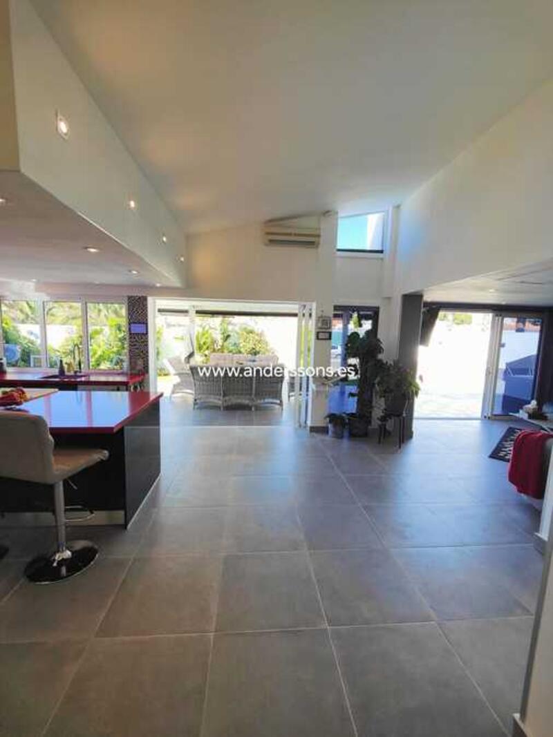 2 Cuarto Villa en venta