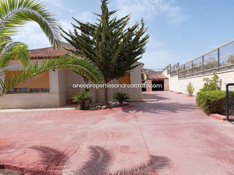 4 Cuarto Villa en venta