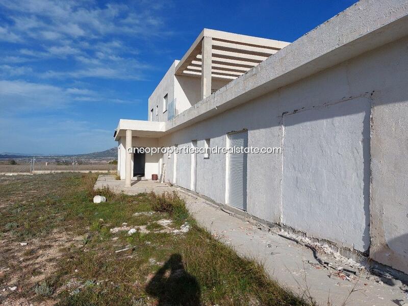 Villa en venta en Monóvar, Alicante