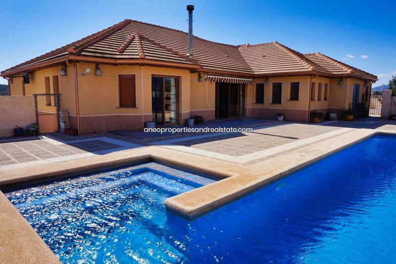 5 bedroom Villa for sale