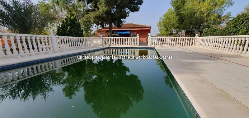 Villa à vendre dans Elda, Alicante