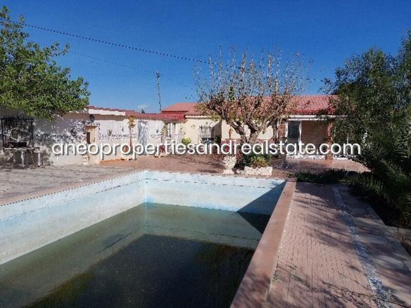 4 Cuarto Villa en venta