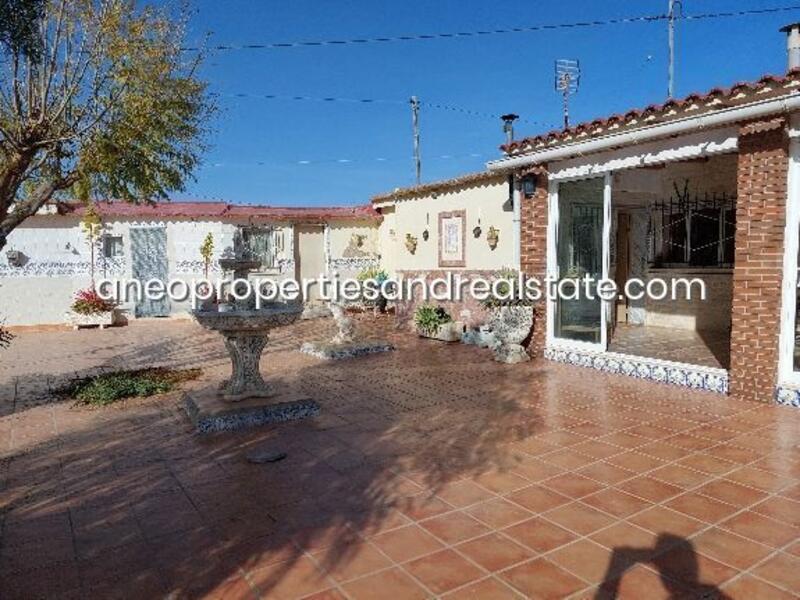 4 Cuarto Villa en venta